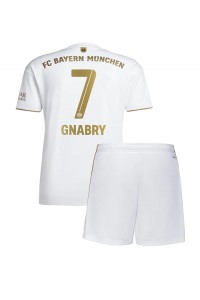 Fotbalové Dres Bayern Munich Serge Gnabry #7 Dětské Venkovní Oblečení 2022-23 Krátký Rukáv (+ trenýrky)